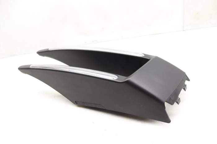 Turn Signal / Daytime Running Light W/ Bracket Mount 95B953049A main product photo