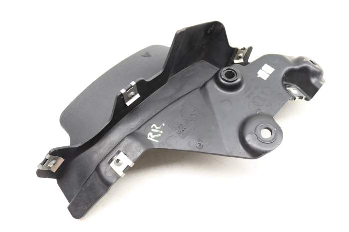 Wheel Spoiler / Mud Flap 4M0854816E main product photo