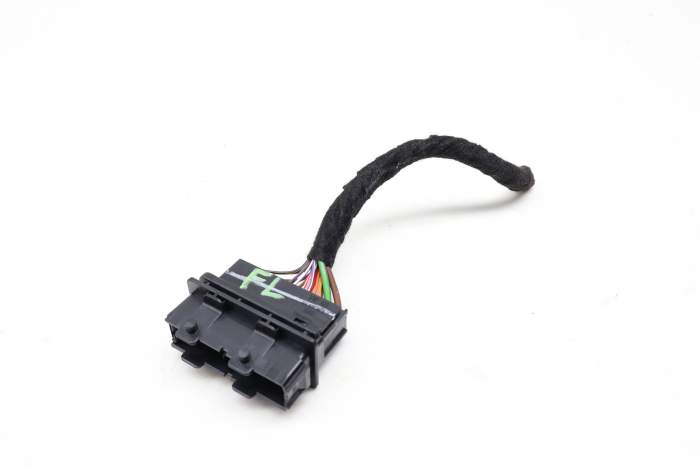 Door Wiring Harness Connector / Pigtail (27-Pin) 8K0972701A main product photo