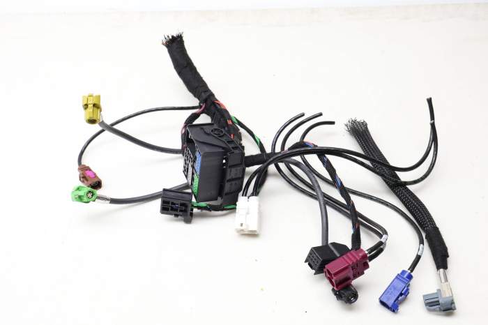 Dash Mmi / Multimedia Unit Wiring Connector Pigtail Set main product photo