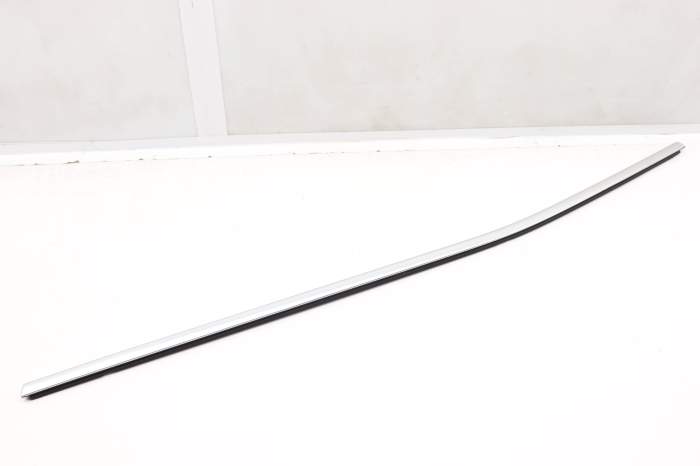 Outer Door Window Slot Seal / Trim 51357420843 main product photo