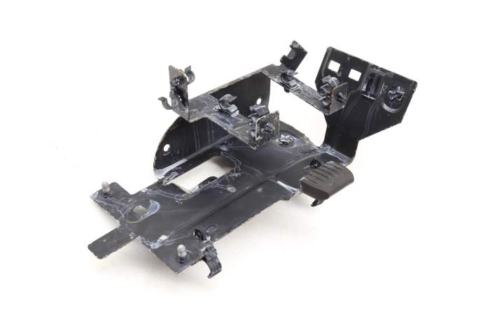Scr / Diesel Fuel Pump Mount Bracket 16197204751 main product photo