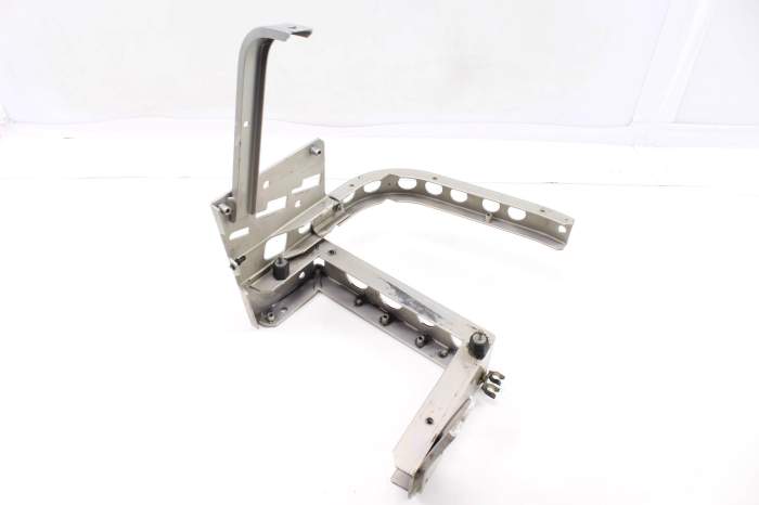 Fender Cross Support Bracket 4D0821137AB main product photo