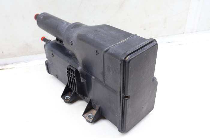 Charcoal / Fuel Vapor Canister 16117390448 main product photo