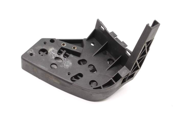 Bumper / Fog Light Bracket 4B0941706C main product photo
