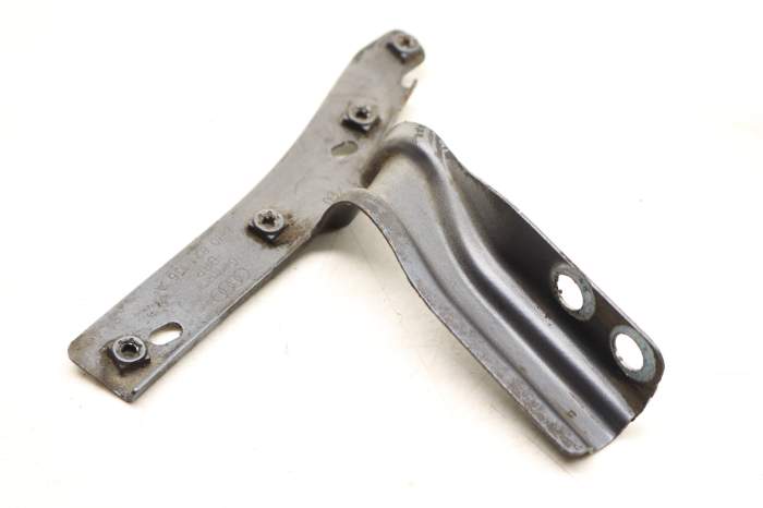 Fender Cross Support Bracket 8H0821136A main product photo