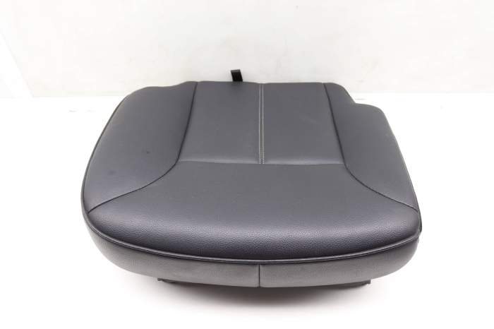 Lower Seat Bottom Cushion (2Nd Row) 1649204037 main product photo