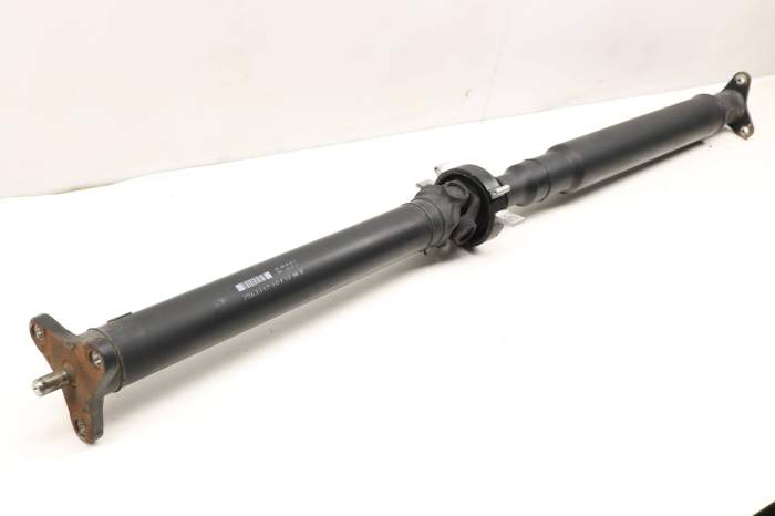 Driveshaft / Propeller Shaft 26107563317 main product photo