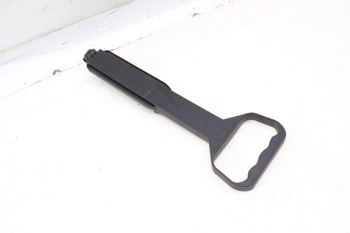 Trunk / Spare Tire Handle 51717030528 main product photo