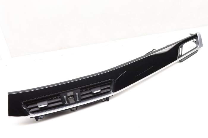 Dash Air Vent W/ Trim 51456847558 main product photo