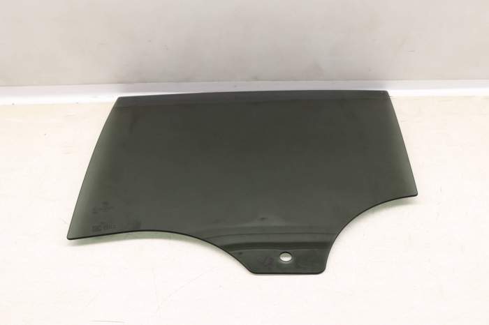 Door Window Glass 51357417375 main product photo