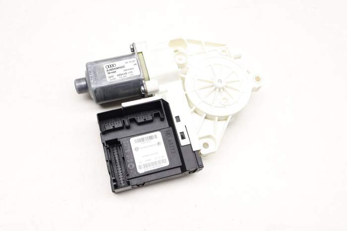 Coupe Window Motor 8J8959802C main product photo