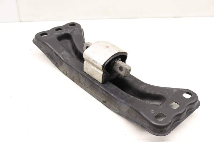 Engine / Transmission Support Mount Bracket 2042422601 main product photo