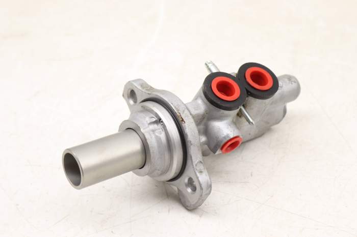 Brake Master Cylinder 1EB614019A main product photo